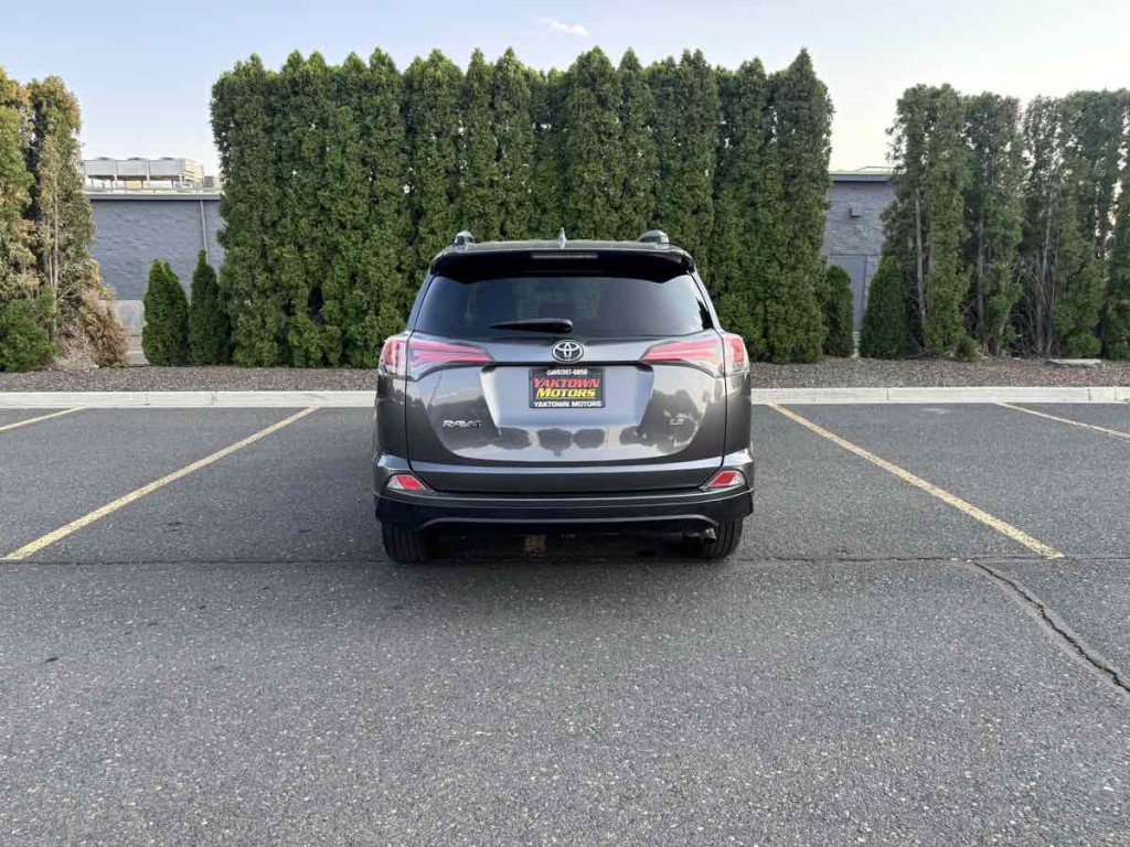 2018 Toyota Rav4 Image 9