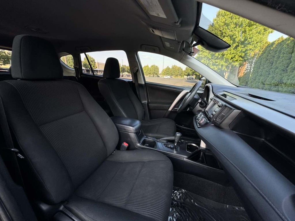 2018 Toyota Rav4 Image 16