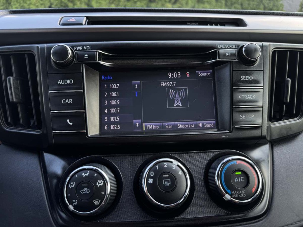 2018 Toyota Rav4 Image 21