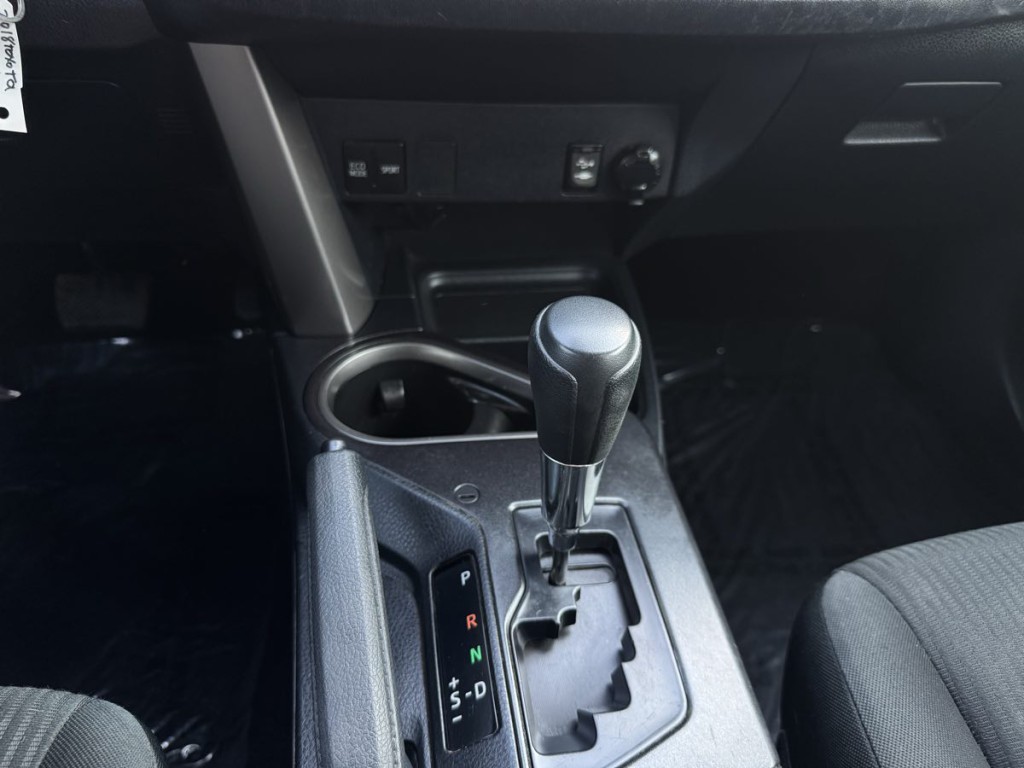 2018 Toyota Rav4 Image 22