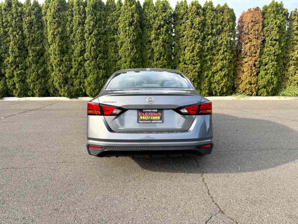 2019 Nissan Altima Image 9