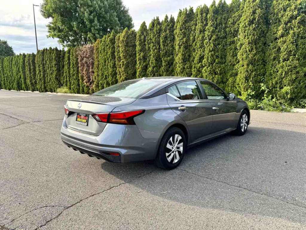 2019 Nissan Altima Image 10