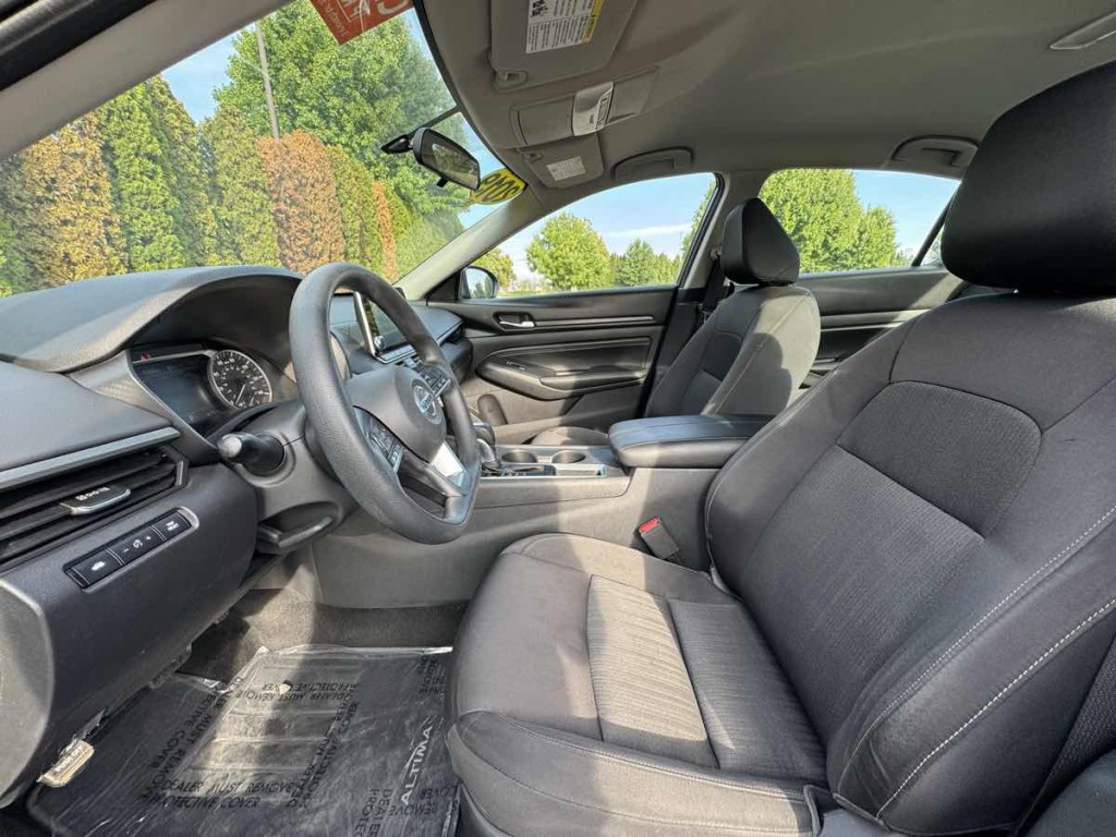 2019 Nissan Altima Image 12