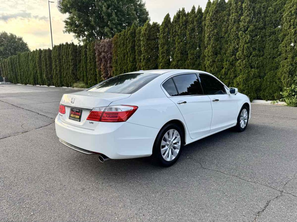 2013 Honda Accord Image 10