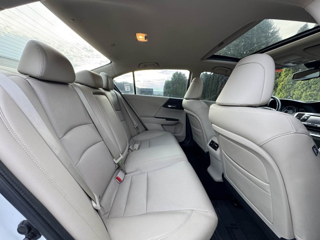 2013 Honda Accord Image 16