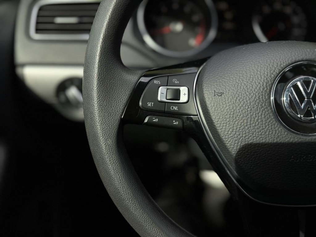 2018 Volkswagen Jetta Image 12