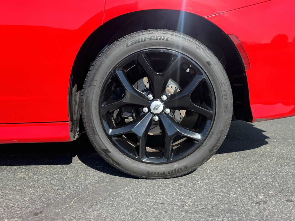 2019 Dodge Charger Image 19