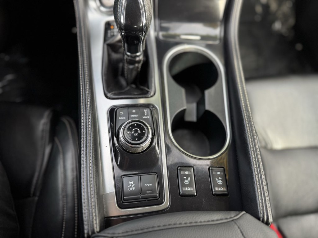 2020 Nissan Maxima Image 18