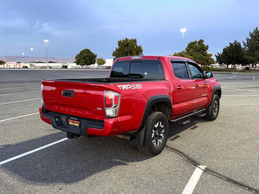 2020 Toyota Tacoma Image 8