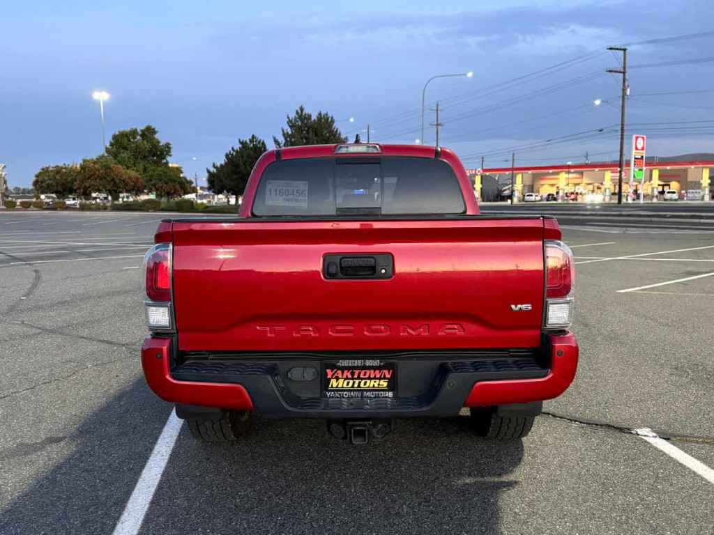 2020 Toyota Tacoma Image 10