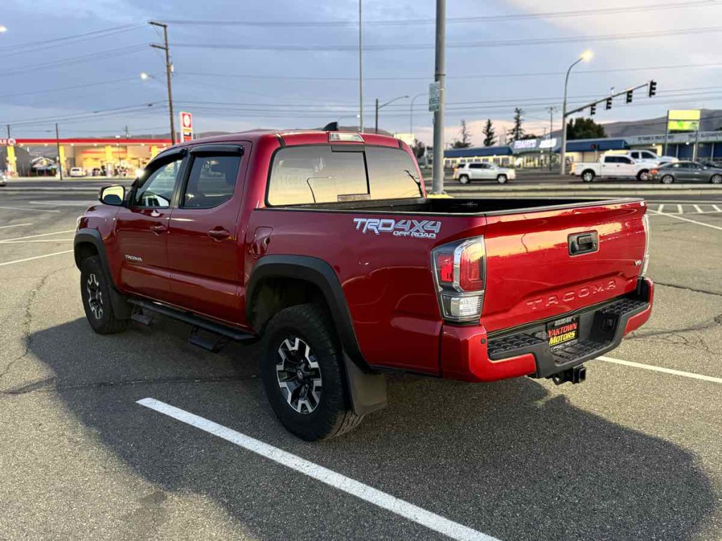 2020 Toyota Tacoma Image 11