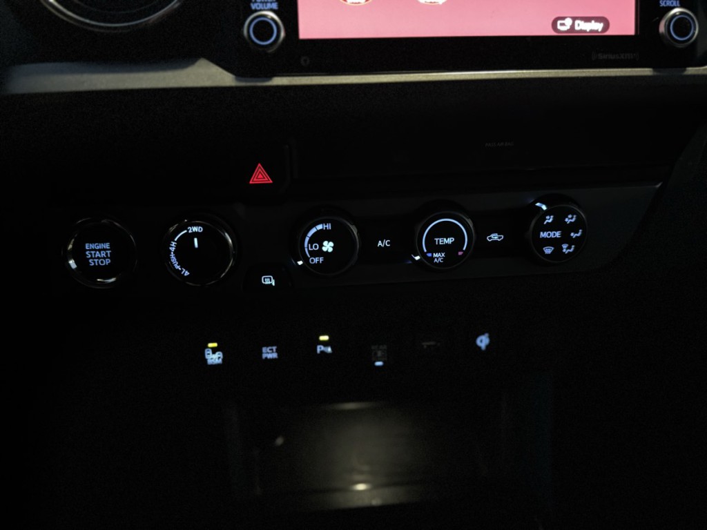 2020 Toyota Tacoma Image 15
