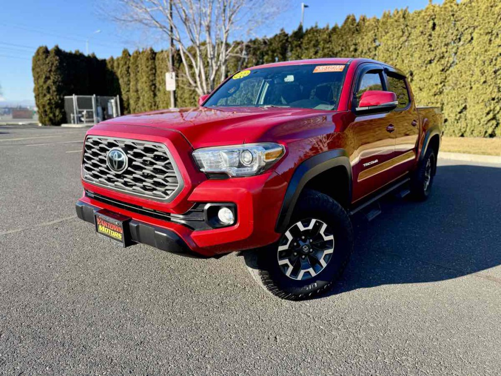 2020 Toyota Tacoma Image 2