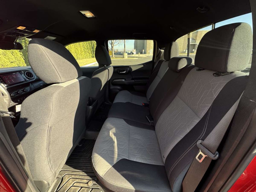 2020 Toyota Tacoma Image 15