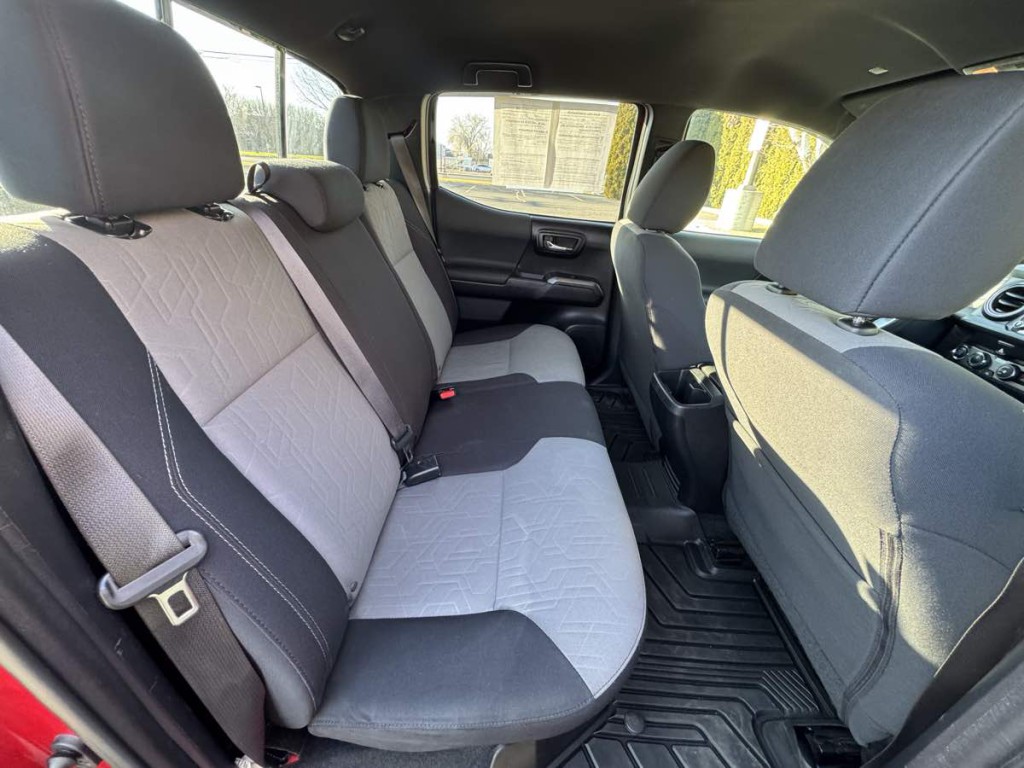 2020 Toyota Tacoma Image 17