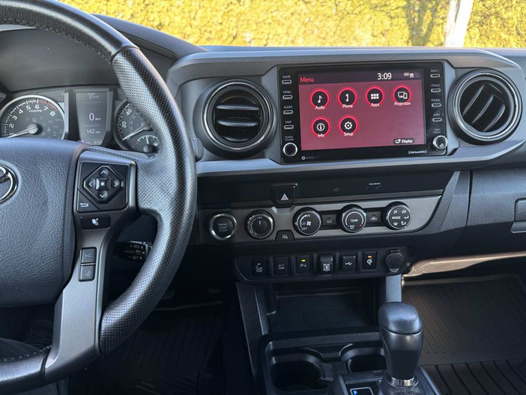 2020 Toyota Tacoma Image 26