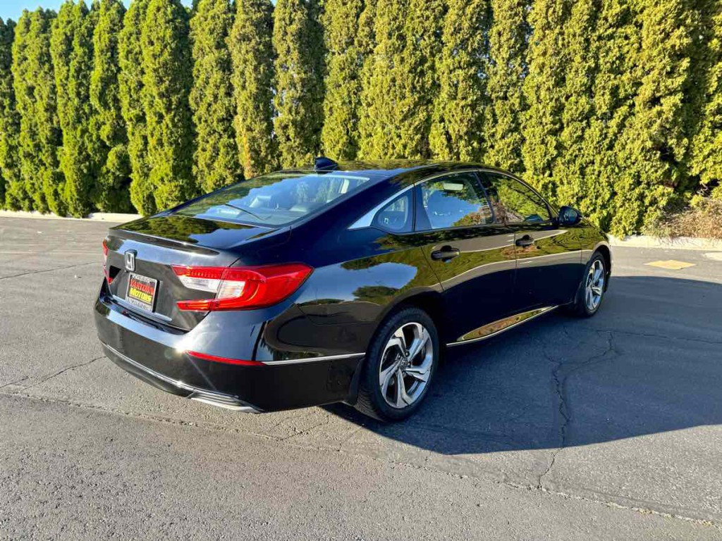 2018 Honda Accord Image 12