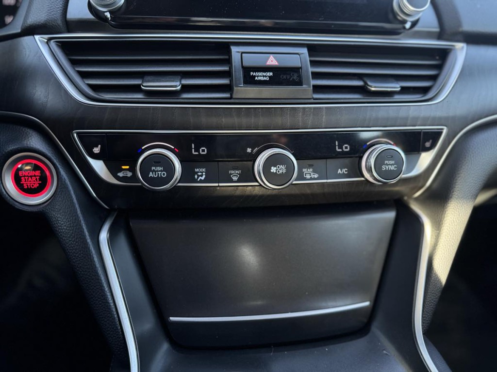 2018 Honda Accord Image 18