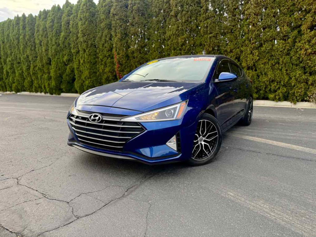 2019 Hyundai Elantra Image 3