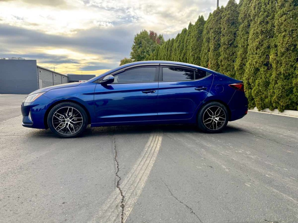 2019 Hyundai Elantra Image 8