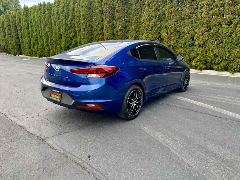 2019 Hyundai Elantra Image 11