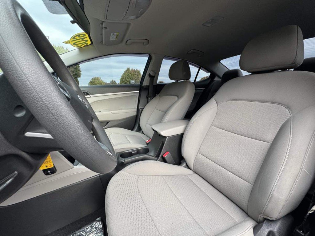 2019 Hyundai Elantra Image 12