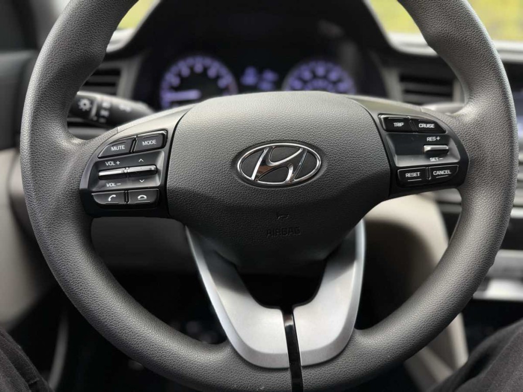 2019 Hyundai Elantra Image 16