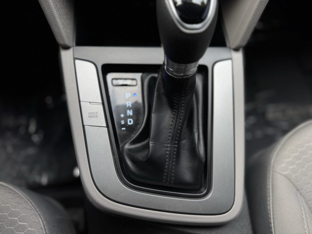 2019 Hyundai Elantra Image 23