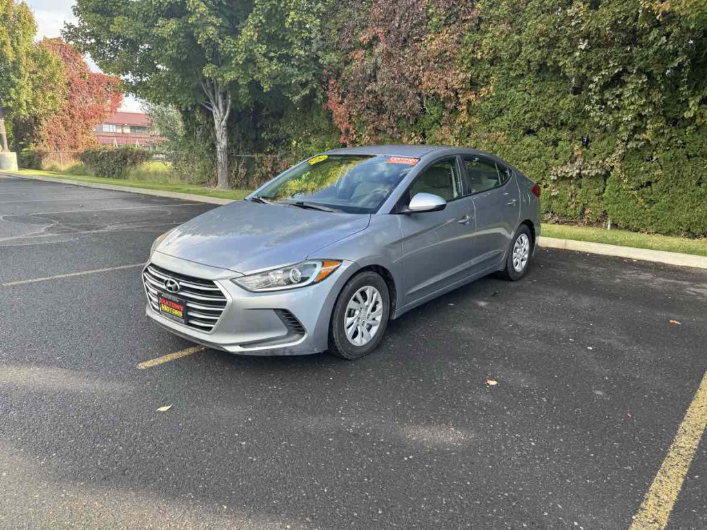 2017 Hyundai Elantra Image 2