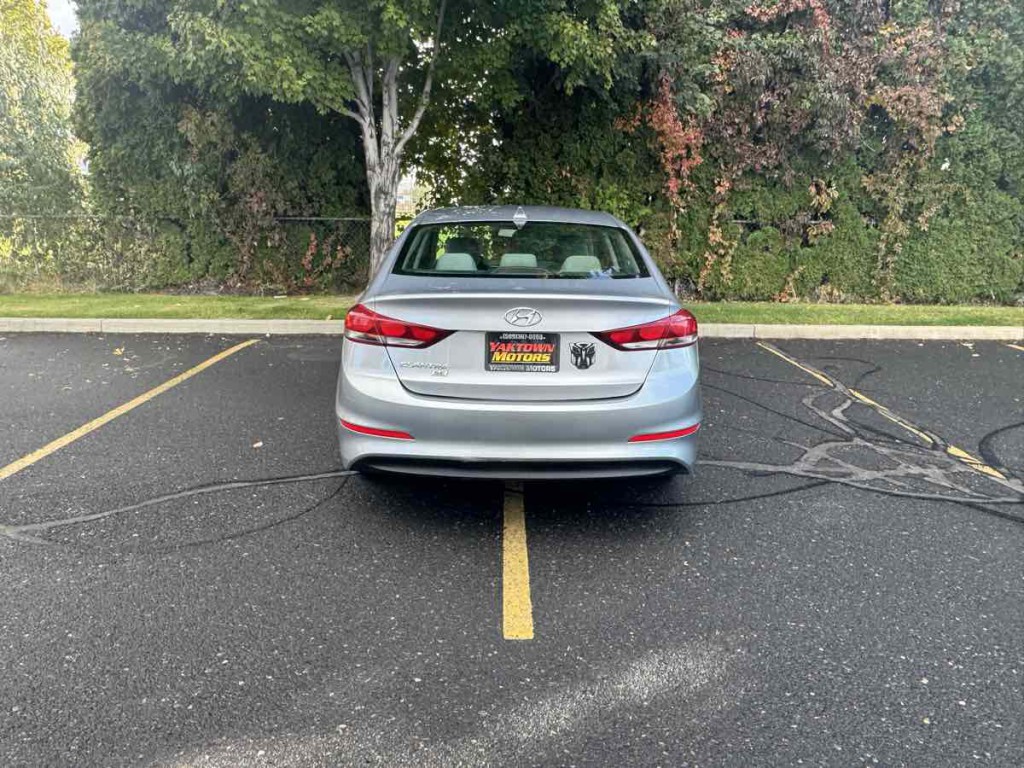 2017 Hyundai Elantra Image 9