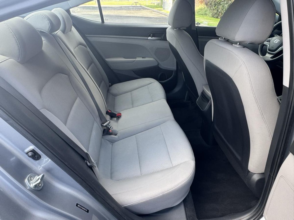 2017 Hyundai Elantra Image 10