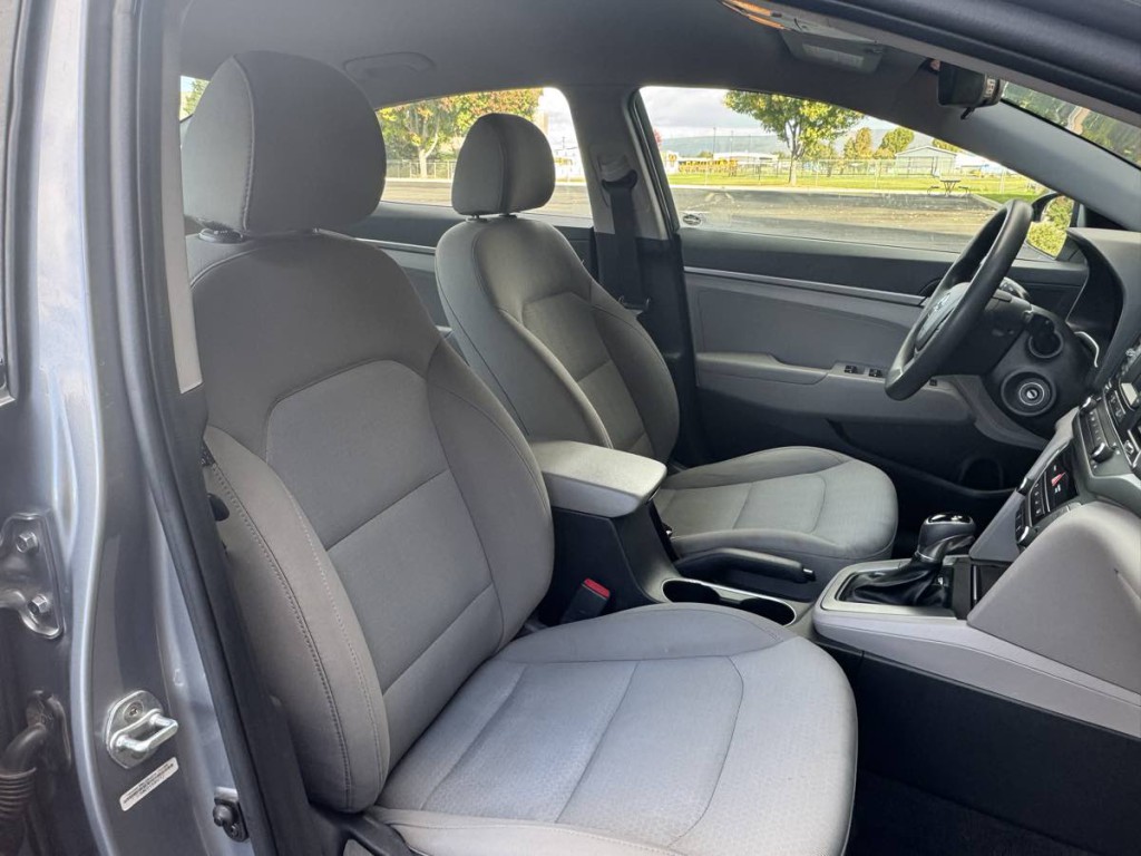 2017 Hyundai Elantra Image 11