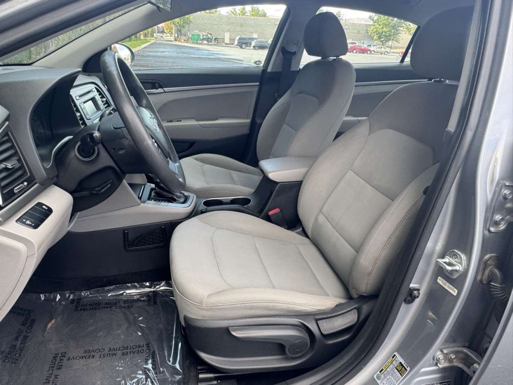2017 Hyundai Elantra Image 13