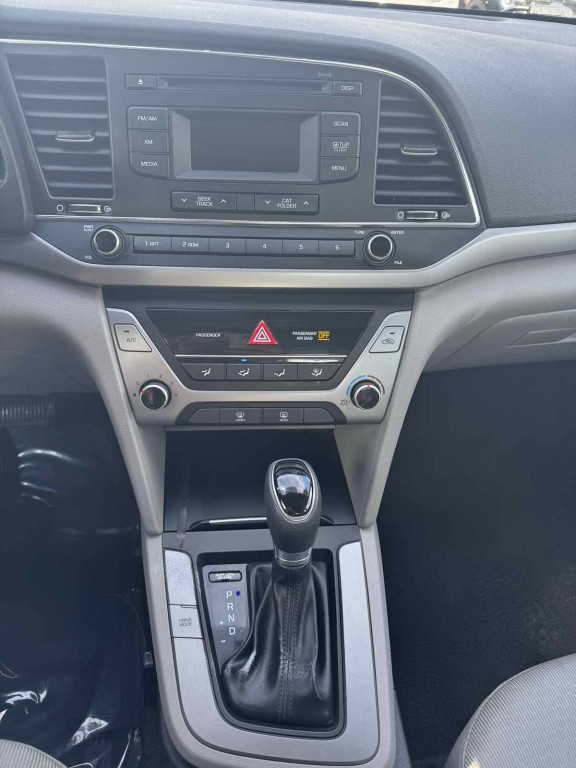 2017 Hyundai Elantra Image 15