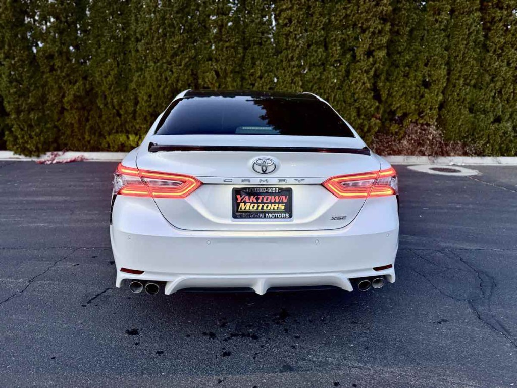 2018 Toyota Camry Image 8