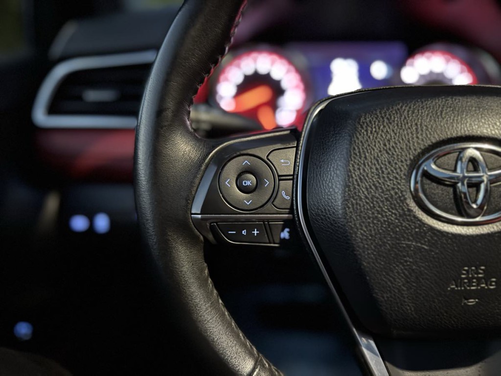 2018 Toyota Camry Image 16