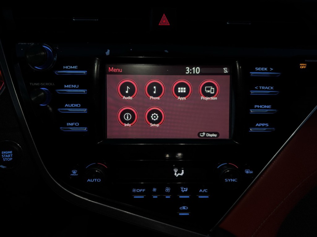 2018 Toyota Camry Image 19