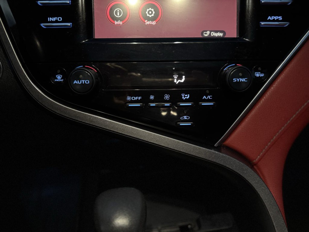 2018 Toyota Camry Image 20