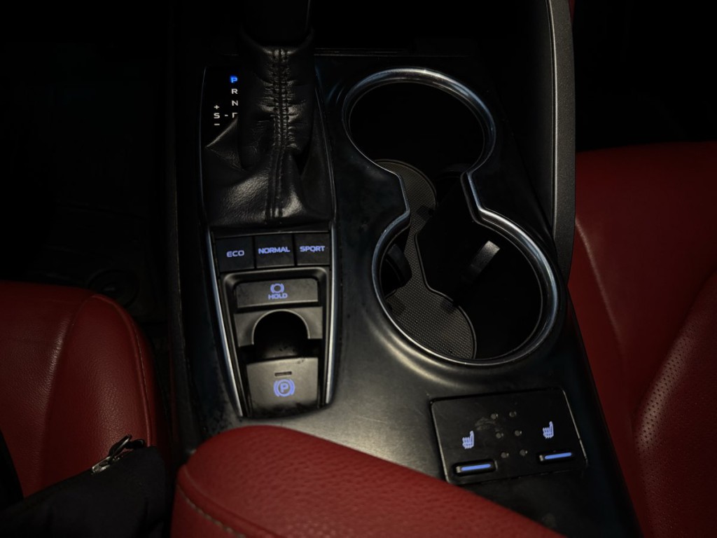 2018 Toyota Camry Image 21
