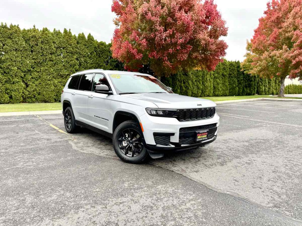 2024 Jeep Grand Cherokee Image 2