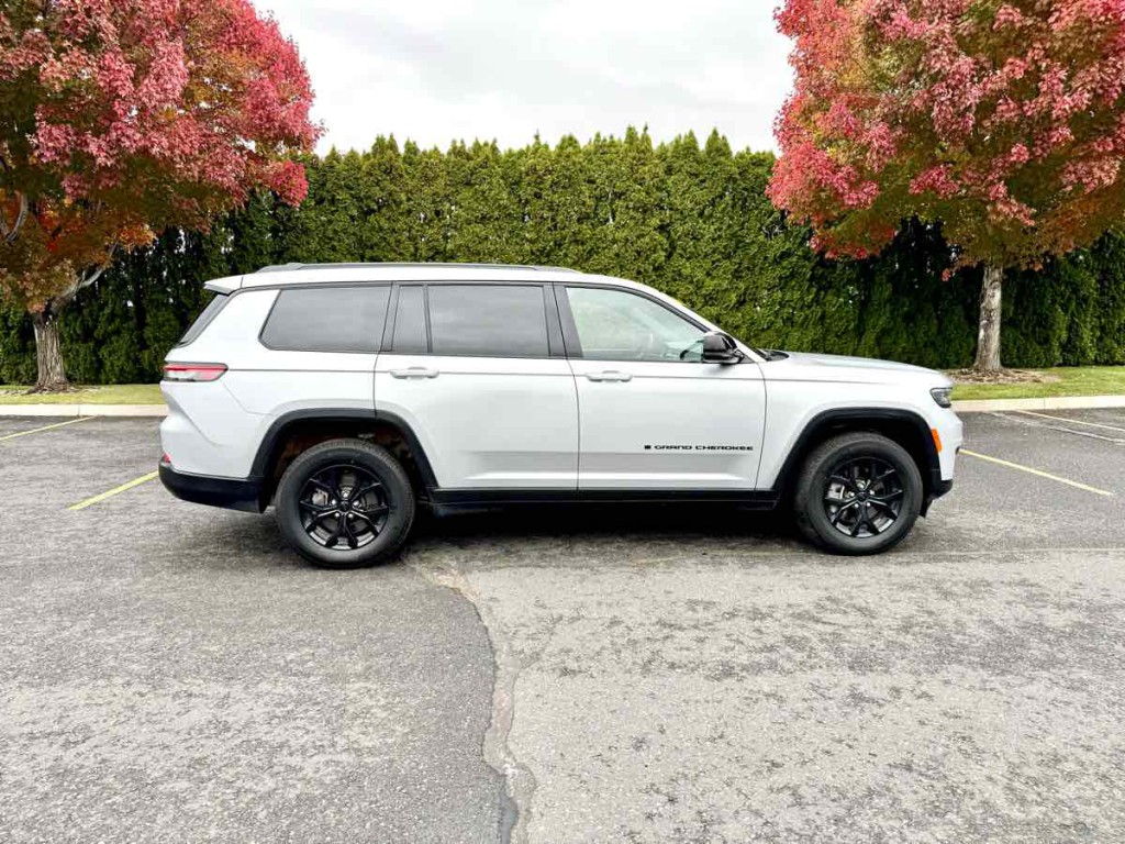 2024 Jeep Grand Cherokee Image 8