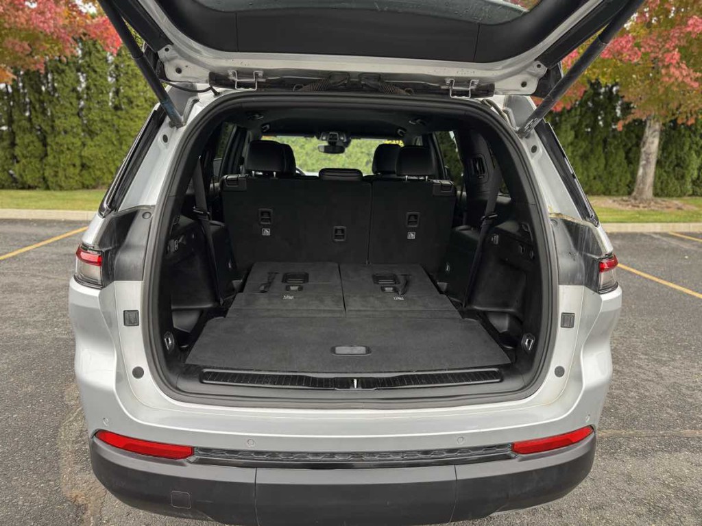 2024 Jeep Grand Cherokee Image 11