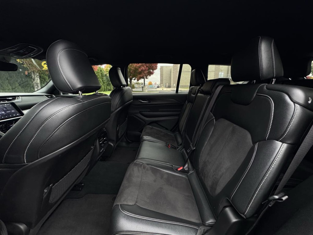 2024 Jeep Grand Cherokee Image 16