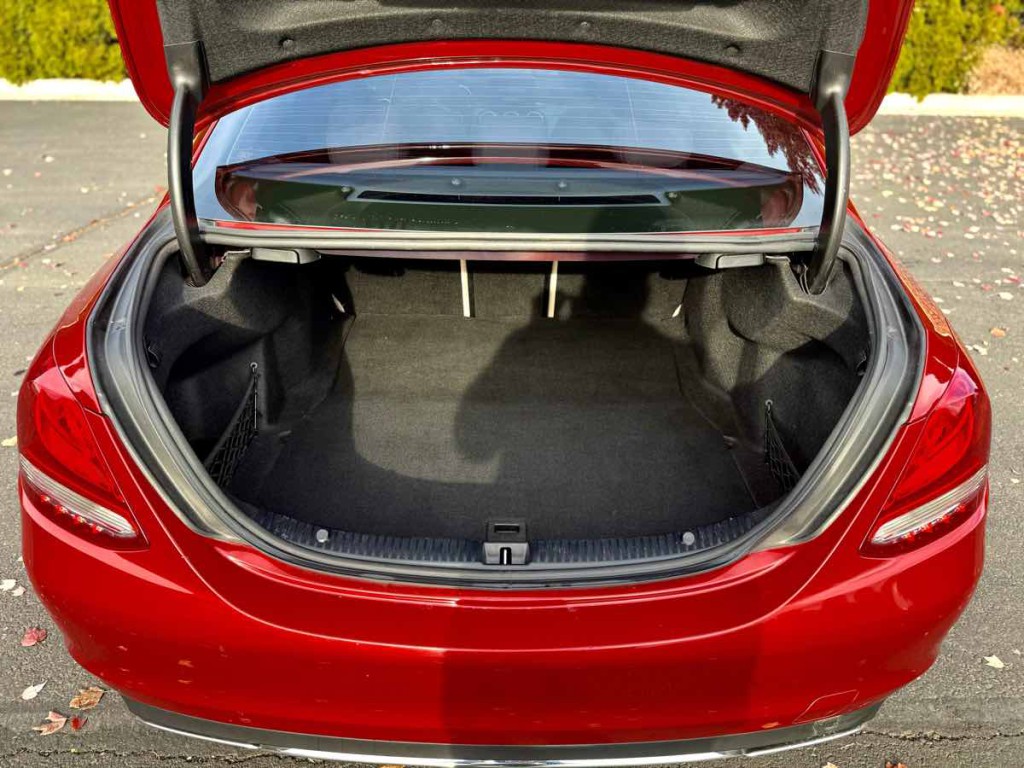 2018 Mercedes-Benz C-Class Image 10