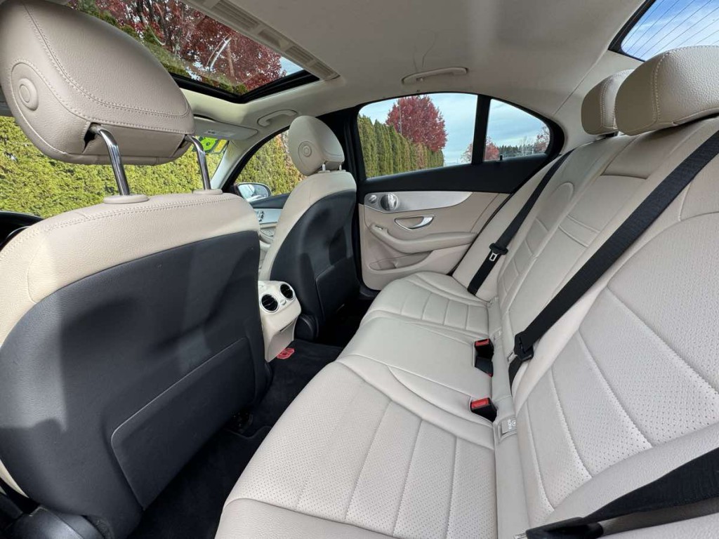 2018 Mercedes-Benz C-Class Image 12