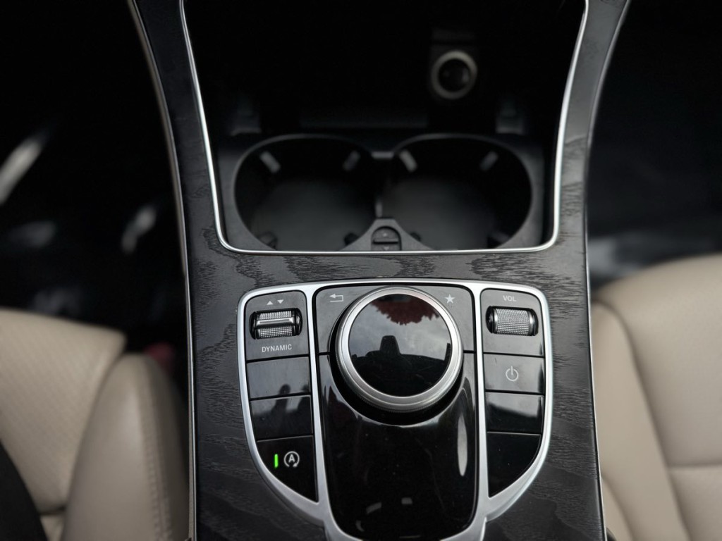 2018 Mercedes-Benz C-Class Image 22