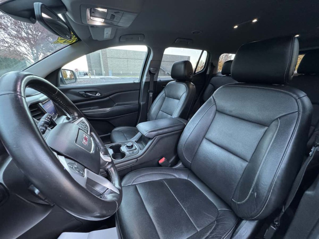 2020 GMC Acadia Image 17