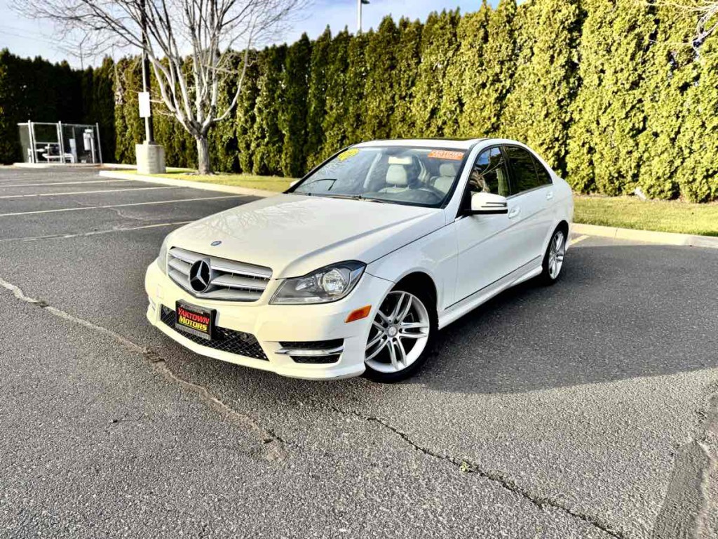 2012 Mercedes-Benz C-Class Image 4