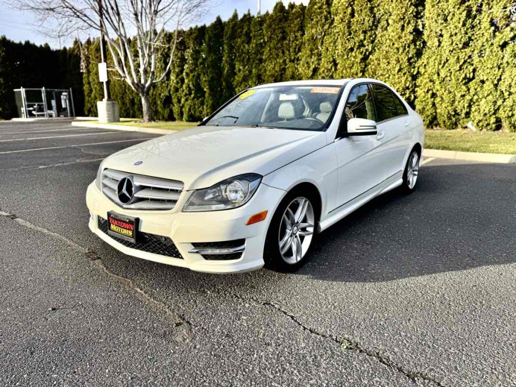2012 Mercedes-Benz C-Class Image 7