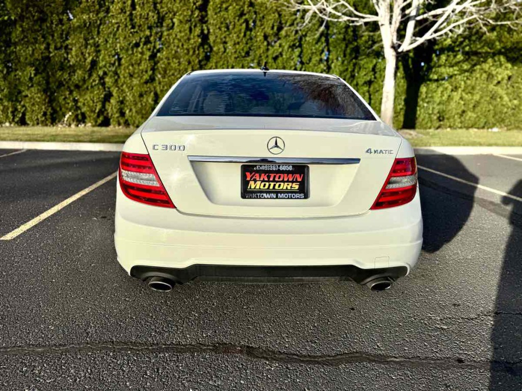 2012 Mercedes-Benz C-Class Image 10